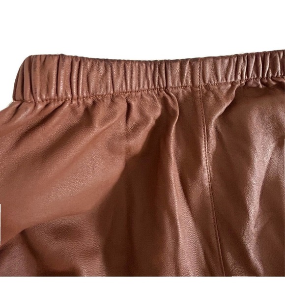 Neiman Marcus | Exclusive Women's Brown Elastic Waist Leather Pants Size Medium - Picture 13 of 15